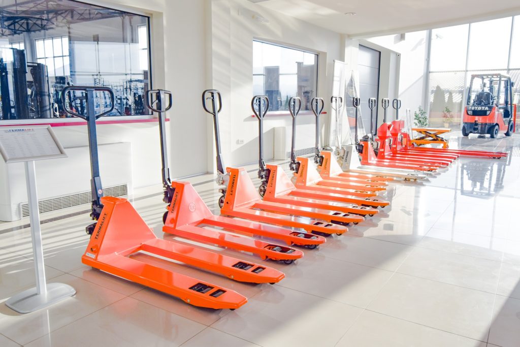Forklift truck mast and forks examined under LOLER