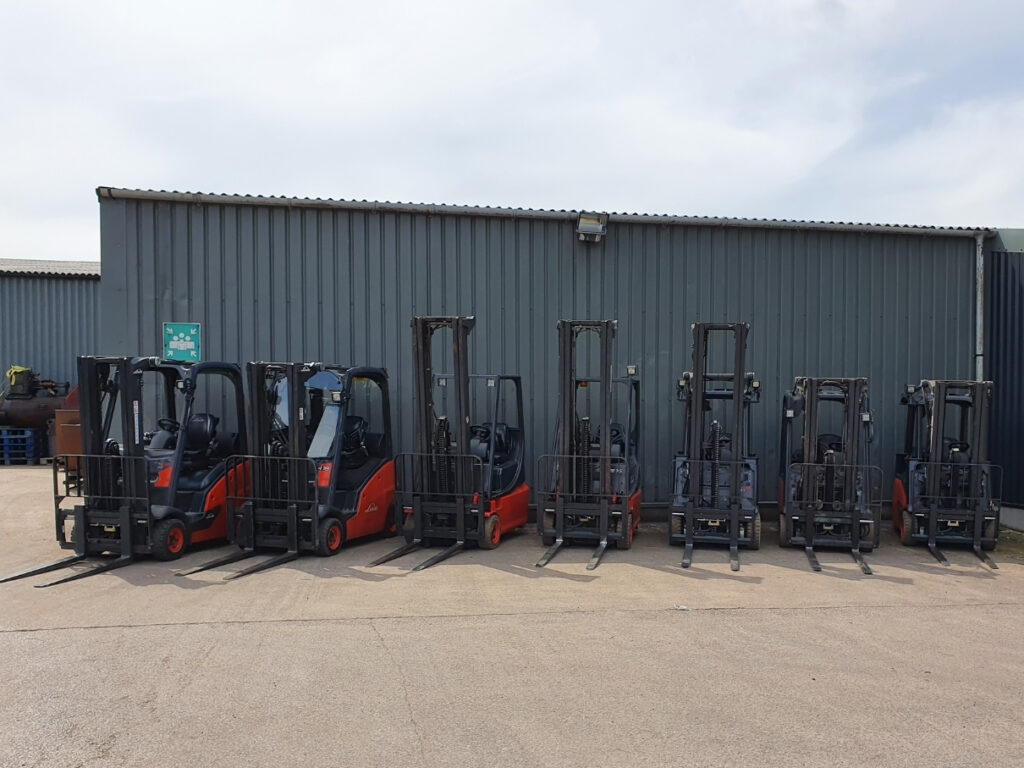 Engineer carrying out a lift truck thorough examination